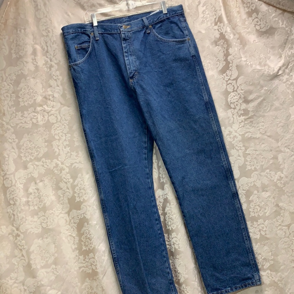 Wrangler Regular Fit 38x32 Jeans EUC Feel New